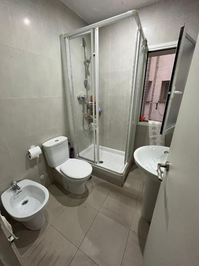Ferienwohnung Habitacion Matrimonial En Piso Compartido En El Centro De Madrid Exterior foto